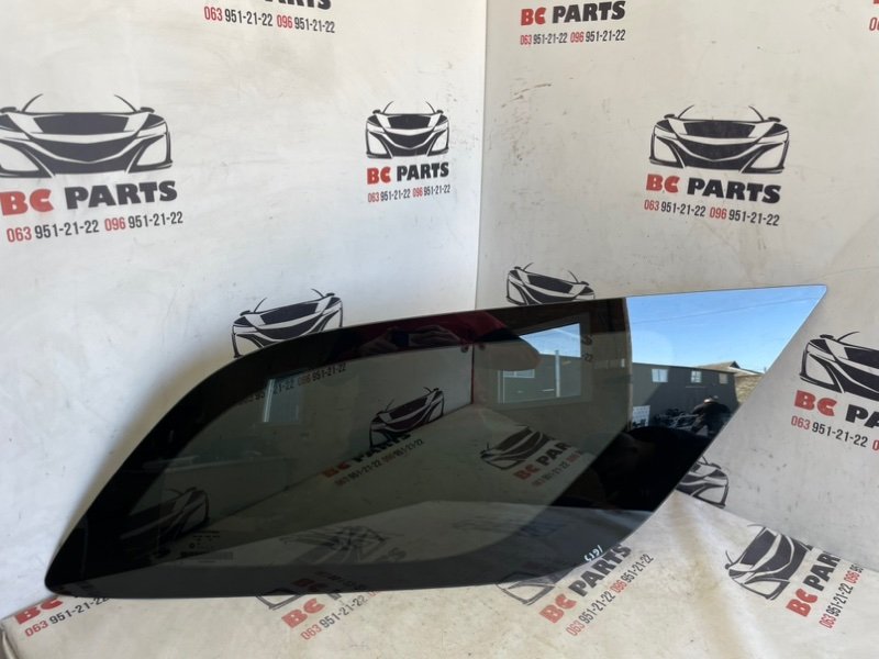 Форточка кузова правая Dodge Durango 2018 3.6 68092698AA Б/У