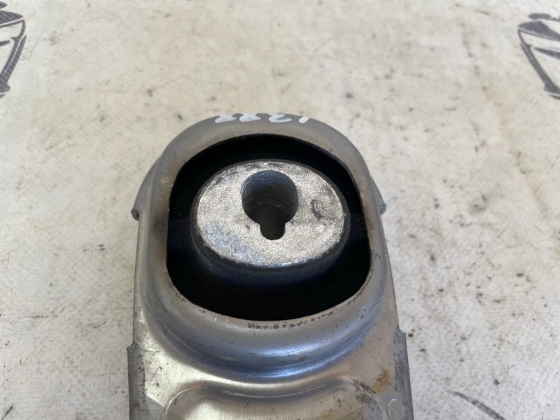 Подушка двигателя нижняя Nissan Rogue T33 2.5 Подушка двигателя нижняя Nissan Rogue T33 2.5