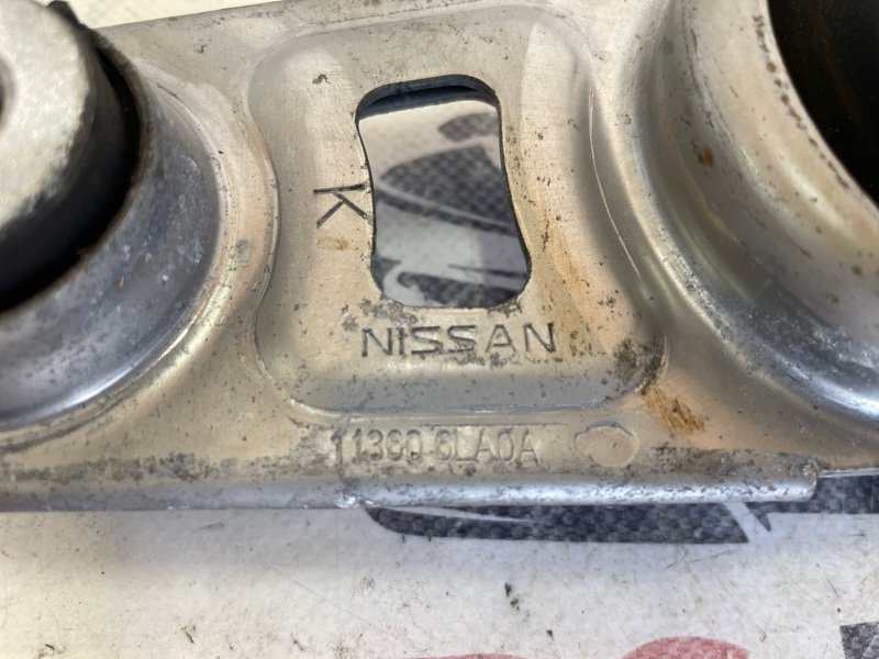 Подушка двигателя нижняя Rogue 2021 T33 2.5 Подушка двигателя нижняя Rogue 2021 T33 2.5