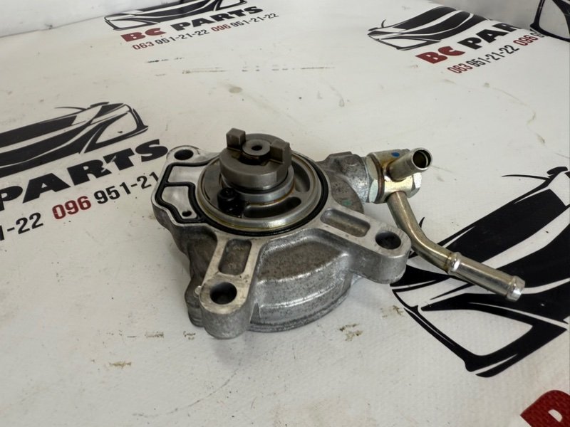 Вакуумный насос Mazda 3 2021 2.5 PE2718G00A Б/У