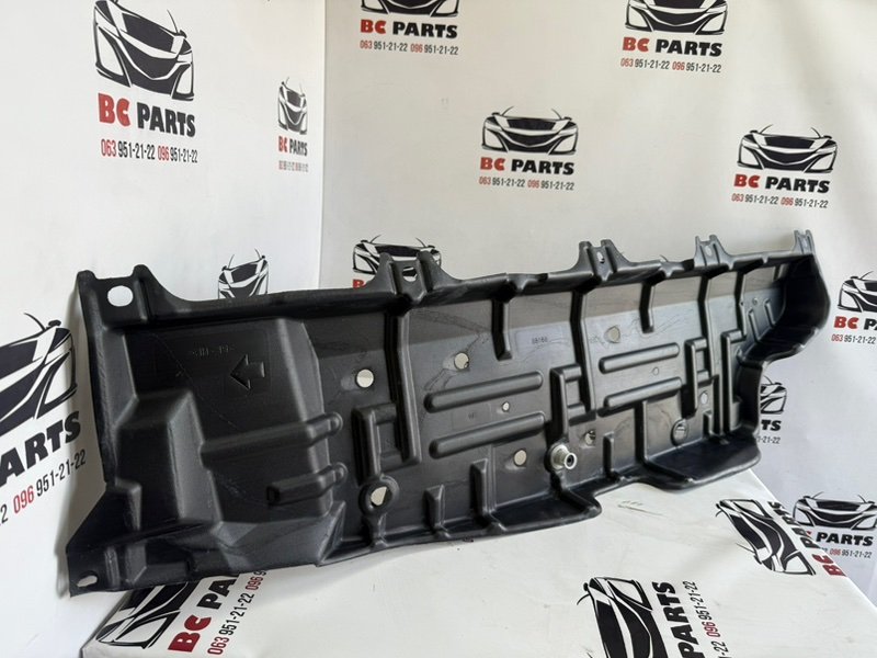 Защита днища кузова правая Lexus RX 350 3.5