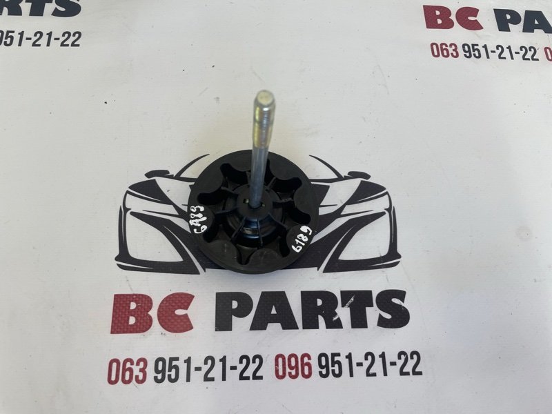 Болт крепления запасного колеса Lexus RX 350 2012 3.5 519310E010 Б/У