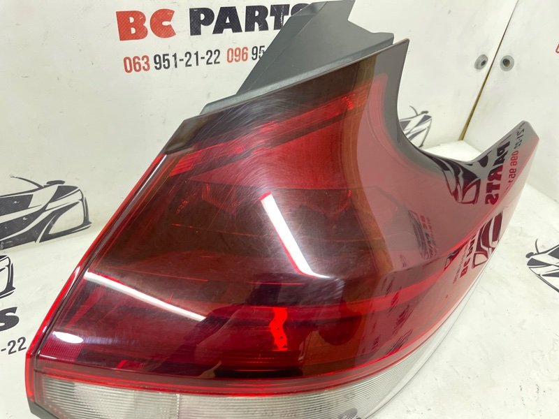 Фонарь наружный (в крыло) правый Nissan Kicks 1.6 Фонарь наружный (в крыло) правый Nissan Kicks 1.6