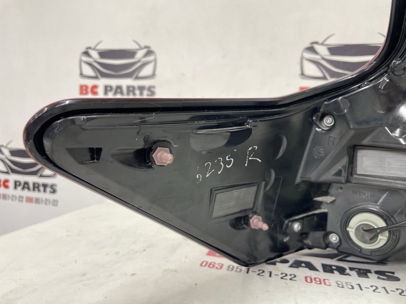 Фонарь наружный (в крыло) правый Kicks 2022 1.6 Фонарь наружный (в крыло) правый Kicks 2022 1.6