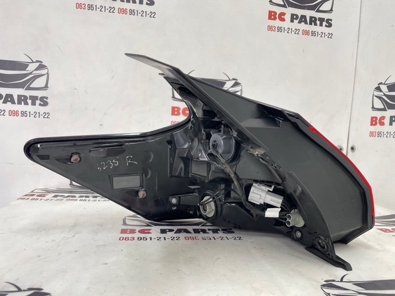 Фонарь наружный (в крыло) правый Kicks 2022 1.6 Фонарь наружный (в крыло) правый Kicks 2022 1.6