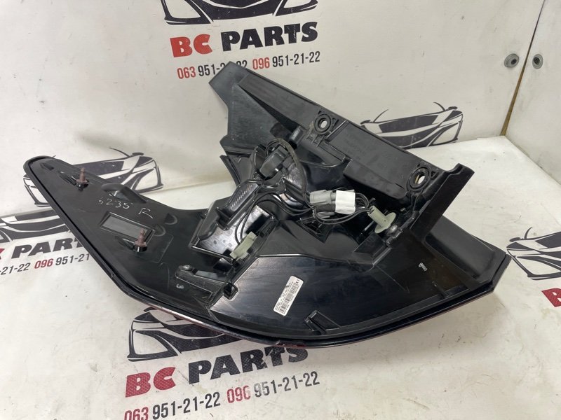 Фонарь наружный (в крыло) правый Kicks 2022 1.6 Фонарь наружный (в крыло) правый Kicks 2022 1.6