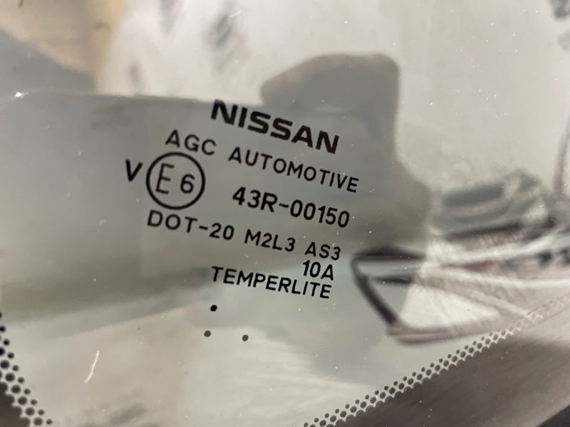 Форточка кузова левая Rogue 2021 T33 2.5 Форточка кузова левая Rogue 2021 T33 2.5