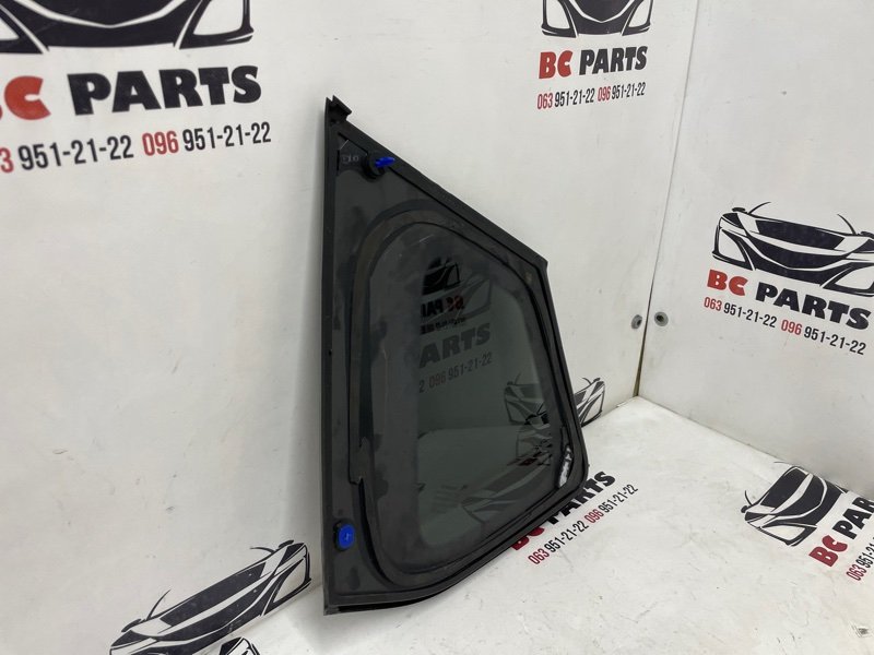 Форточка кузова правая Rogue 2021 T33 2.5