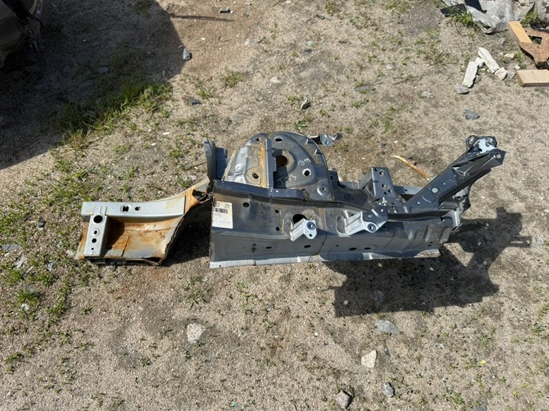 Часть кузова передний правый Rogue 2021 T33 2.5