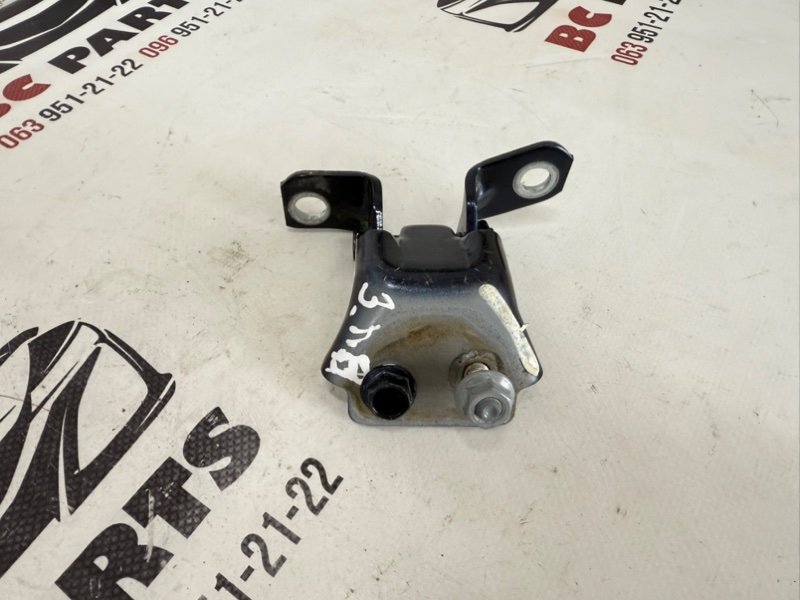 Петля двери задняя левая Mazda 3 2021 2.5 KD5373210A Б/У