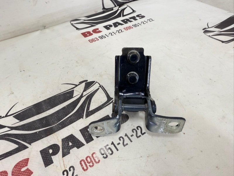 Петля двери задняя левая Mazda 3 2021 2.5 KD5373240A Б/У