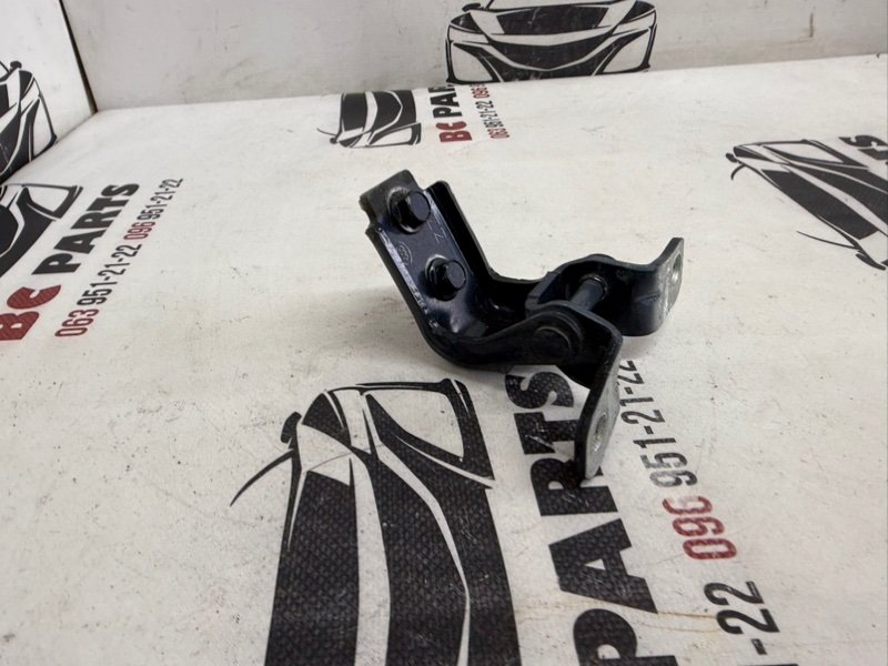 Петля двери задняя левая Mazda 3 2.5