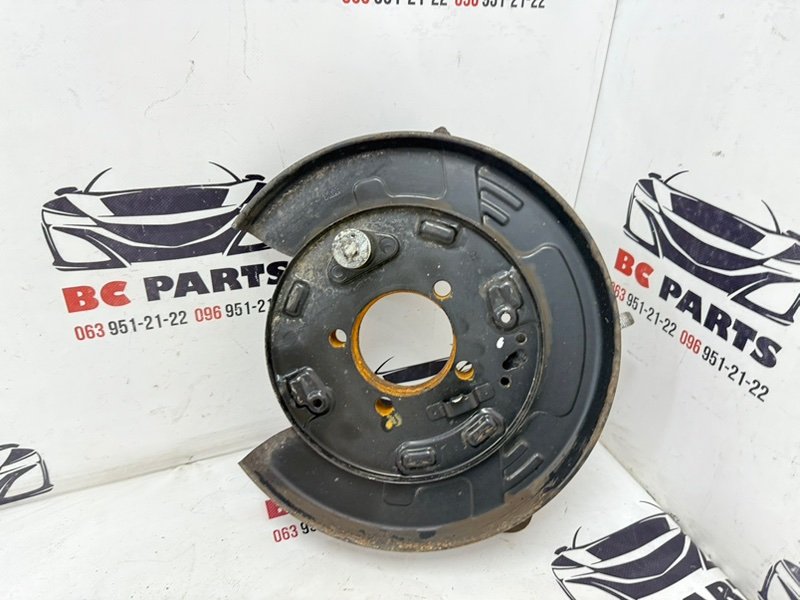 Цапфа задняя правая RX 350 2012 3.5