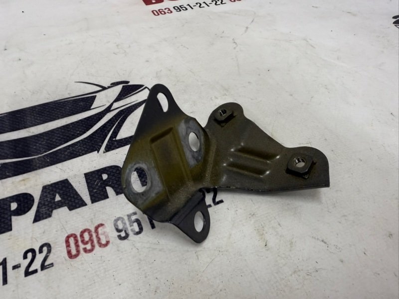 Кронштейн крыла передний правый RX 350 2012 3.5