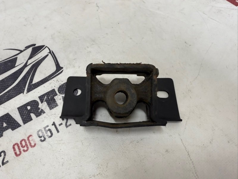 Подушка глушителя передняя Nissan Rogue 2021 T33 2.5 20651-JG30A Б/У