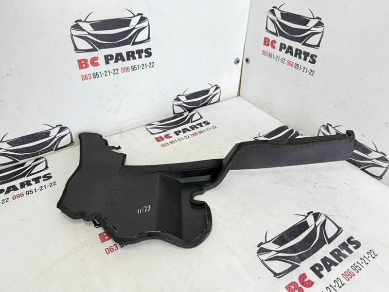 Запчасть дефлектор радиатора левый Nissan Rogue 2021 T33 2.5 21559-6RA5A Б/У Дефлектор радиатора левый Nissan Rogue 2021 T33 2.5 21559-6RA5A Б/У