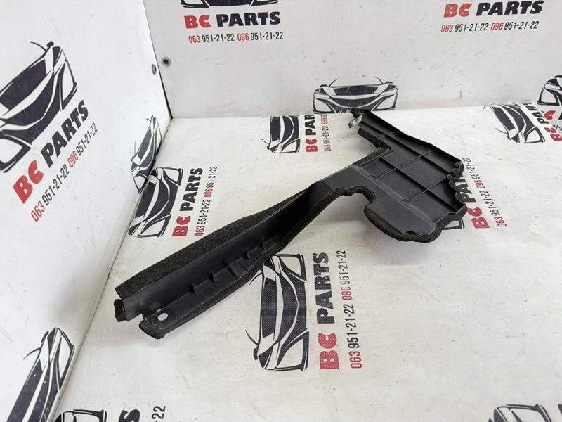 Дефлектор радиатора левый Rogue 2021 T33 2.5 Дефлектор радиатора левый Rogue 2021 T33 2.5