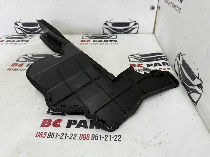 Дефлектор радиатора левый Rogue 2021 T33 2.5 Дефлектор радиатора левый Rogue 2021 T33 2.5