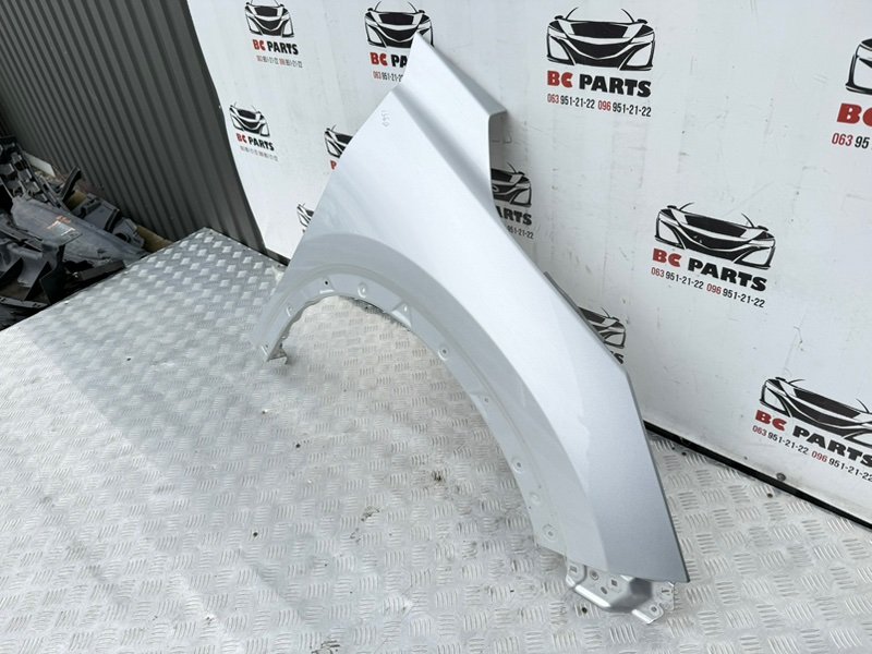 Крыло переднее правое Nissan Rogue T33 2.5
