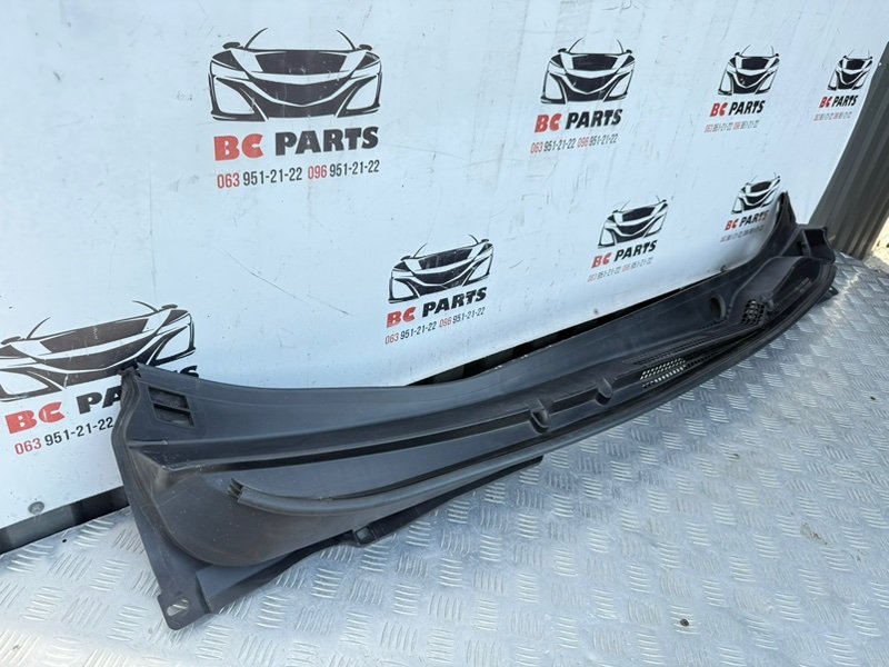 Жабо Subaru Outback 2.5