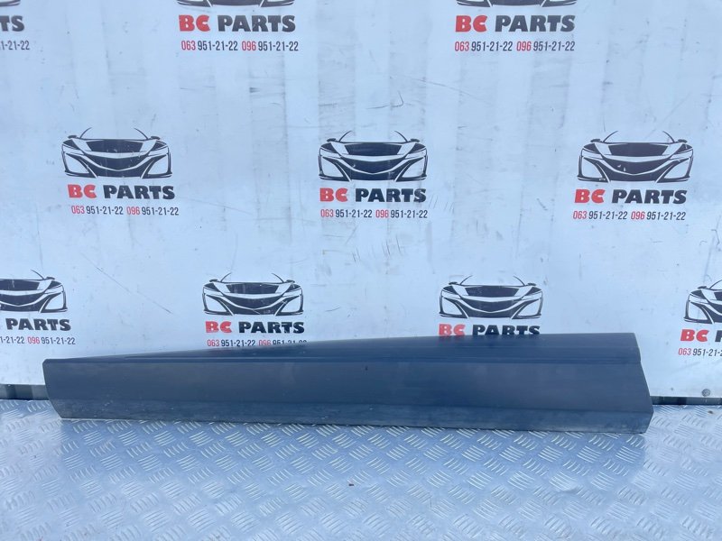 Запчасть накладка двери передняя левая Nissan Rogue 2021 T33 2.5 808716RR0A Б/У Накладка двери передняя левая Nissan Rogue 2021 T33 2.5 808716RR0A Б/У