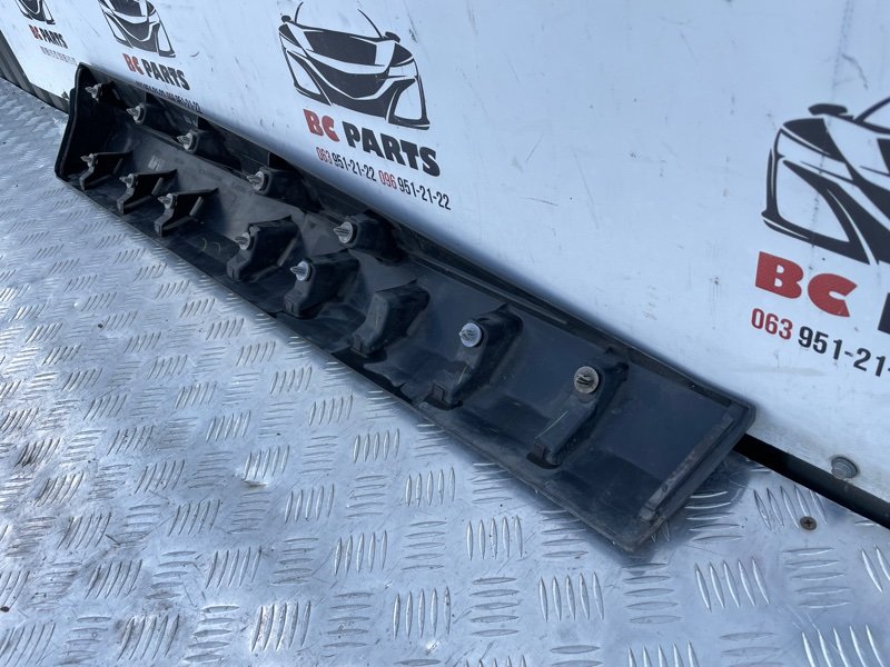 Накладка двери передняя левая Rogue 2021 T33 2.5 Накладка двери передняя левая Rogue 2021 T33 2.5