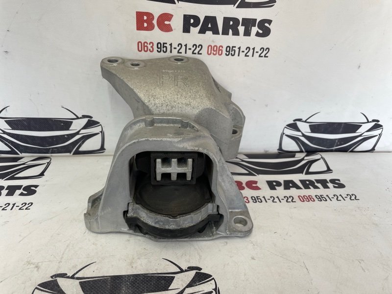 Подушка двигателя правая Nissan Rogue 2021 T33 2.5 11210-6RA0A Б/У