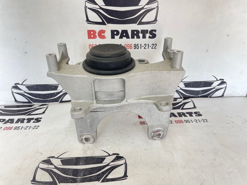 Подушка двигателя левая Nissan Rogue 2021 T33 2.5 11220-6RA0A Б/У