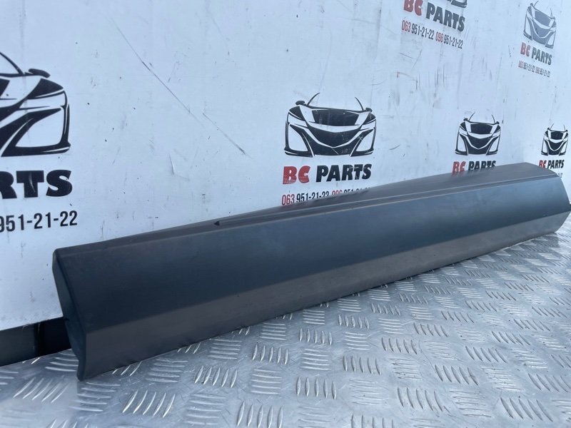 Накладка двери передняя левая Rogue 2021 T33 2.5