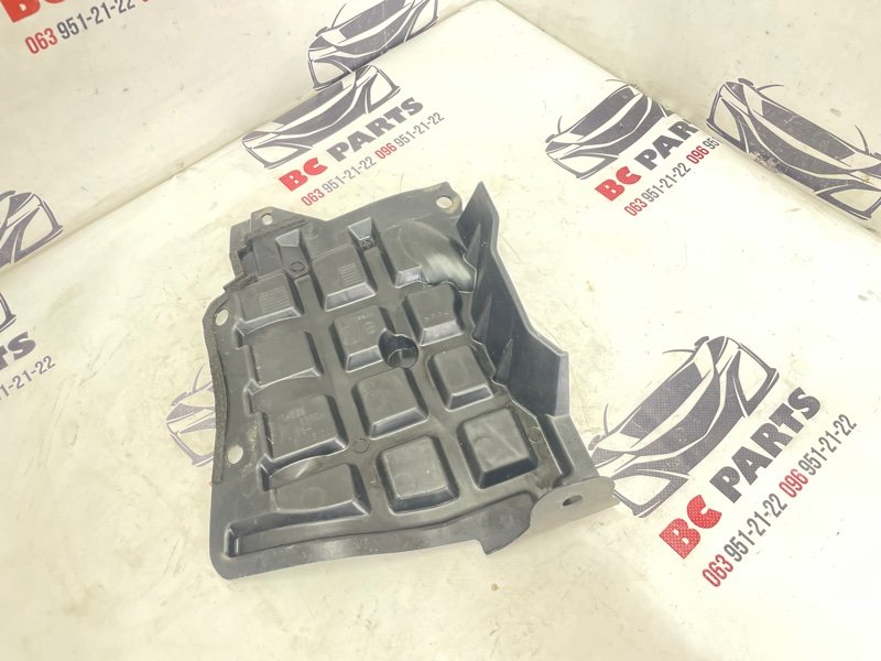 Защита двигателя правая Nissan Rogue 2021 T33 2.5 648386RR0A Б/У