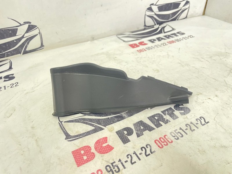Уголок жабо правый Nissan Rogue 2021 T33 2.5 668946RA1A Б/У