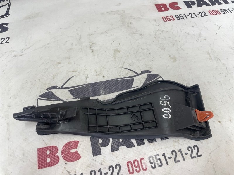 Уголок жабо правый Rogue 2021 T33 2.5