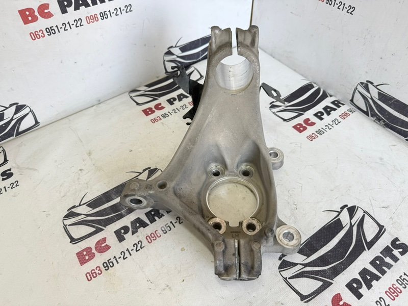 Кулак поворотный передний левый Nissan Rogue 2021 T33 2.5 40015-6RA0A Б/У