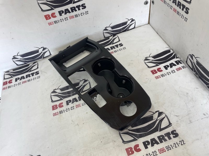 Накладка центральной консоли Nissan Rogue 2021 T33 2.5 969416RB2A Б/У