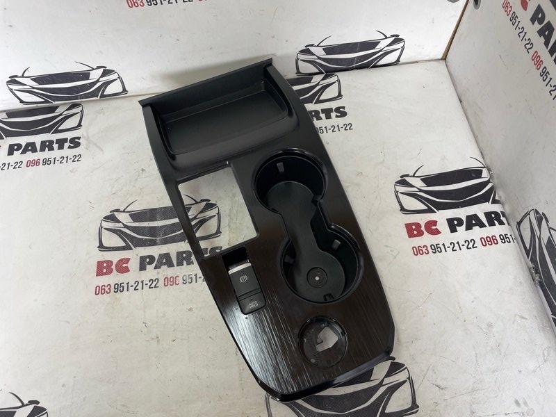 Накладка центральной консоли Nissan Rogue 2021 T33 2.5 969416RB2A Б/У