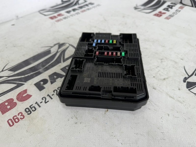 Блок предохранителей под капот Rogue 2021 T33 2.5