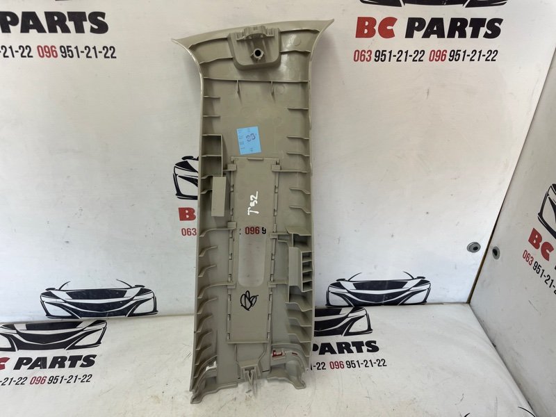 Накладка центральной стойки левая Rogue 2013-2020 T32 2.5
