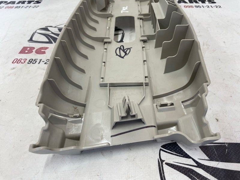 Накладка центральной стойки левая Rogue 2013-2020 T32 2.5