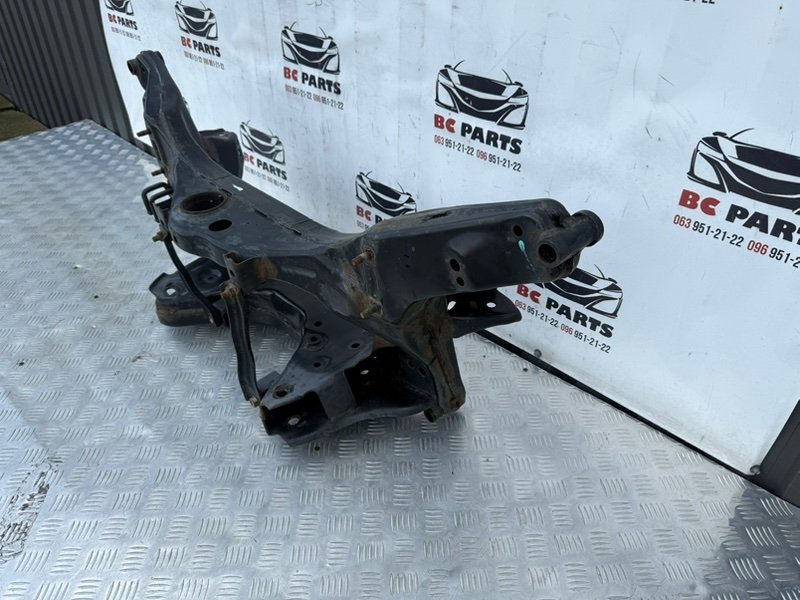 Подрамник задний Nissan Rogue T32 QR25 2.5