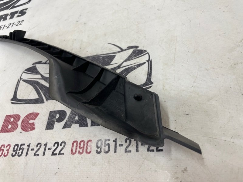 Уголок жабо правый RX 350 2012 3.5