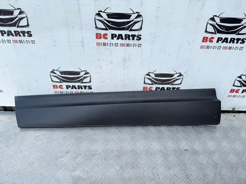 Накладка двери передняя левая Honda Pilot 2020 3.5 75332-TG7-A02 Б/У