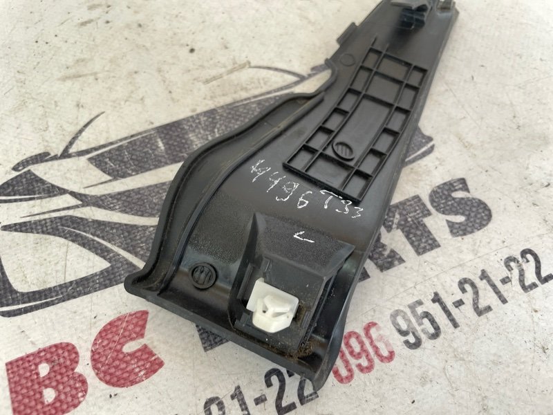 Уголок жабо левый Rogue 2021 T33 2.5