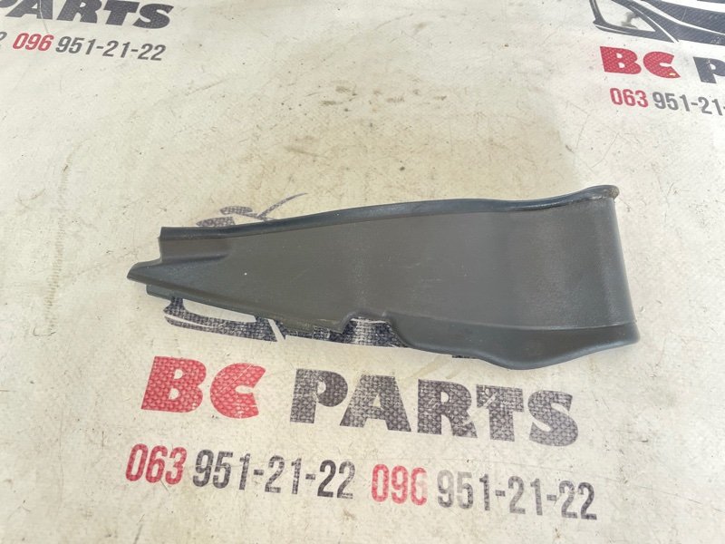 Уголок жабо правый Nissan Rogue 2021 T33 2.5 668946RA1A Б/У