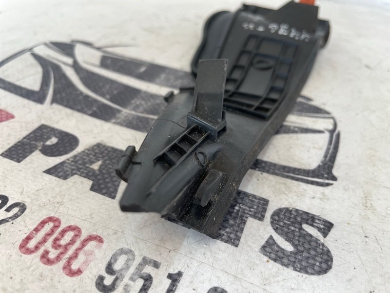 Уголок жабо правый Rogue 2021 T33 2.5
