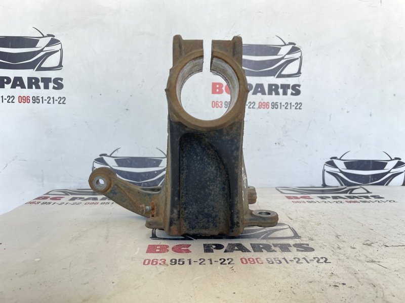 Цапфа передняя правая Nissan Rogue T32 QR25 2.5