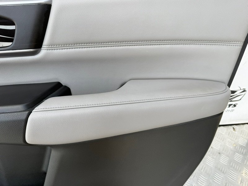Обшивка боковой двери передняя правая CR-V 2017 1.5