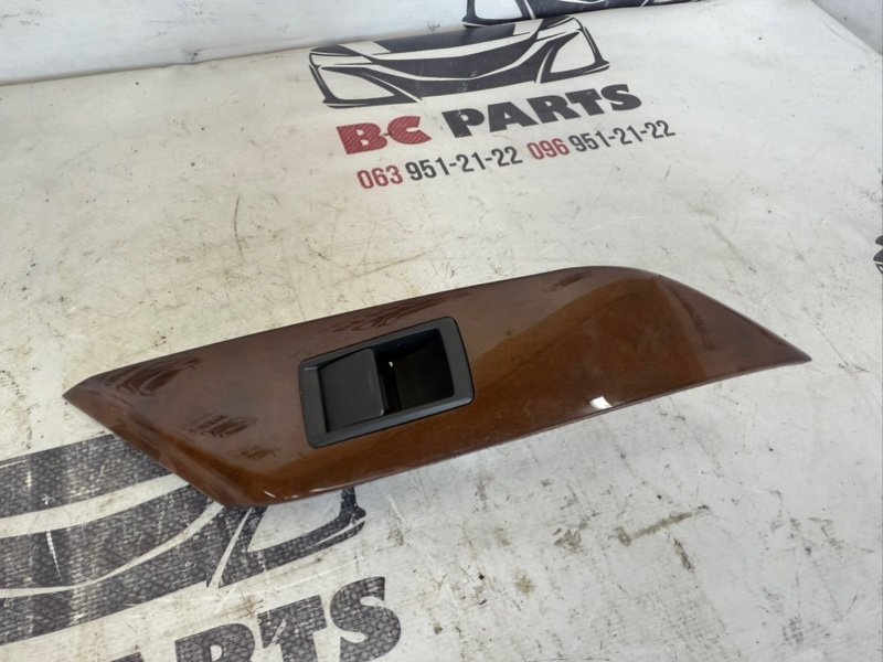 Кнопка стеклоподъемника задняя левая Lexus RX 350 2012 3.5 848100E020 Б/У