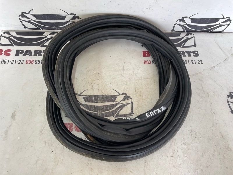 Уплотнительная резинка крышки багажника Honda Pilot 2020 3.5 74440-TG7-A01 Б/У