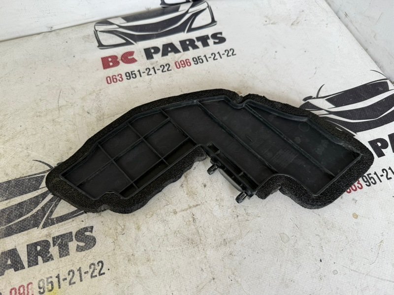 Накладка крыла передняя Nissan Rogue 2021 T33 2.5 668986rr0a Б/У