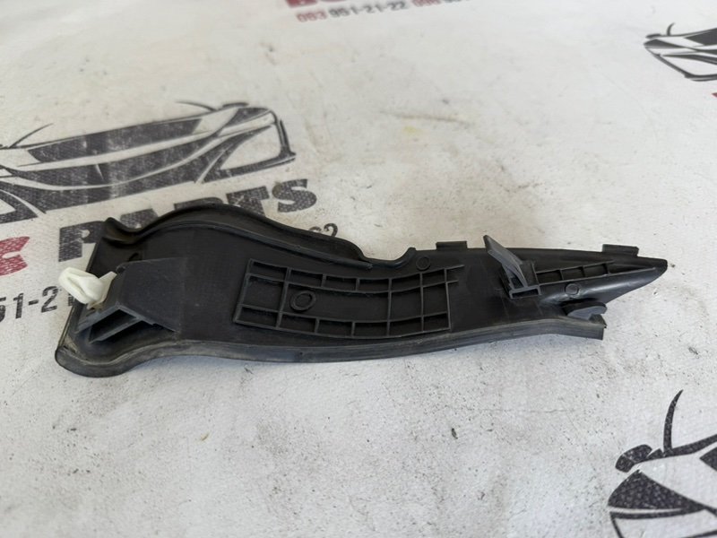 Уголок жабо левый Rogue 2021 T33 2.5